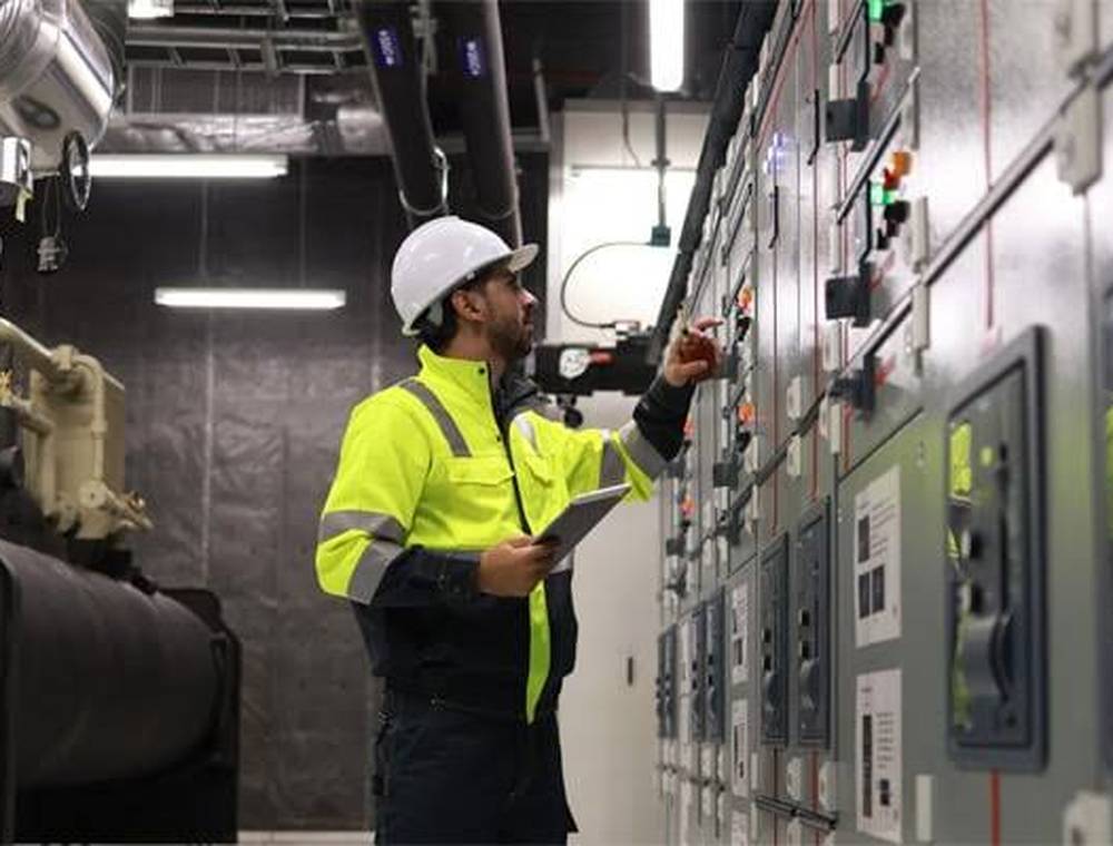 Power resilience for a cold chain distribution centre